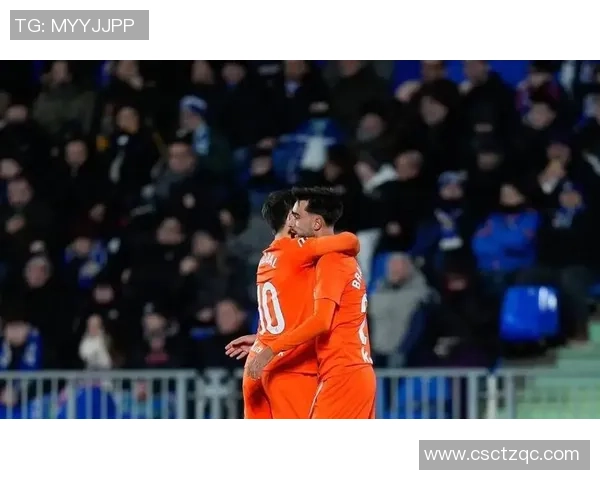 中超激战里昂逆转巴黎圣日耳曼补时绝杀引发热议与转会传闻