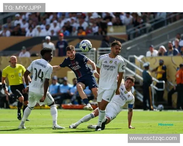 足总杯决赛：皇马狂胜巴萨五球大捷引发全场震动